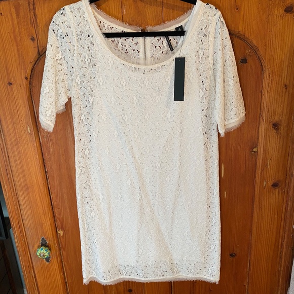 Off-white Lace Dress - Picture 2 of 8